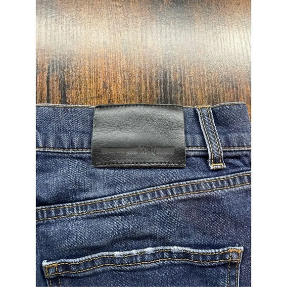 MCQ Denim Jeans Cropped   Size 26 converts to size US 4 - Picture 13 of 15